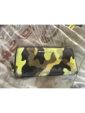 Michael Kors Wallet Used Green Camo